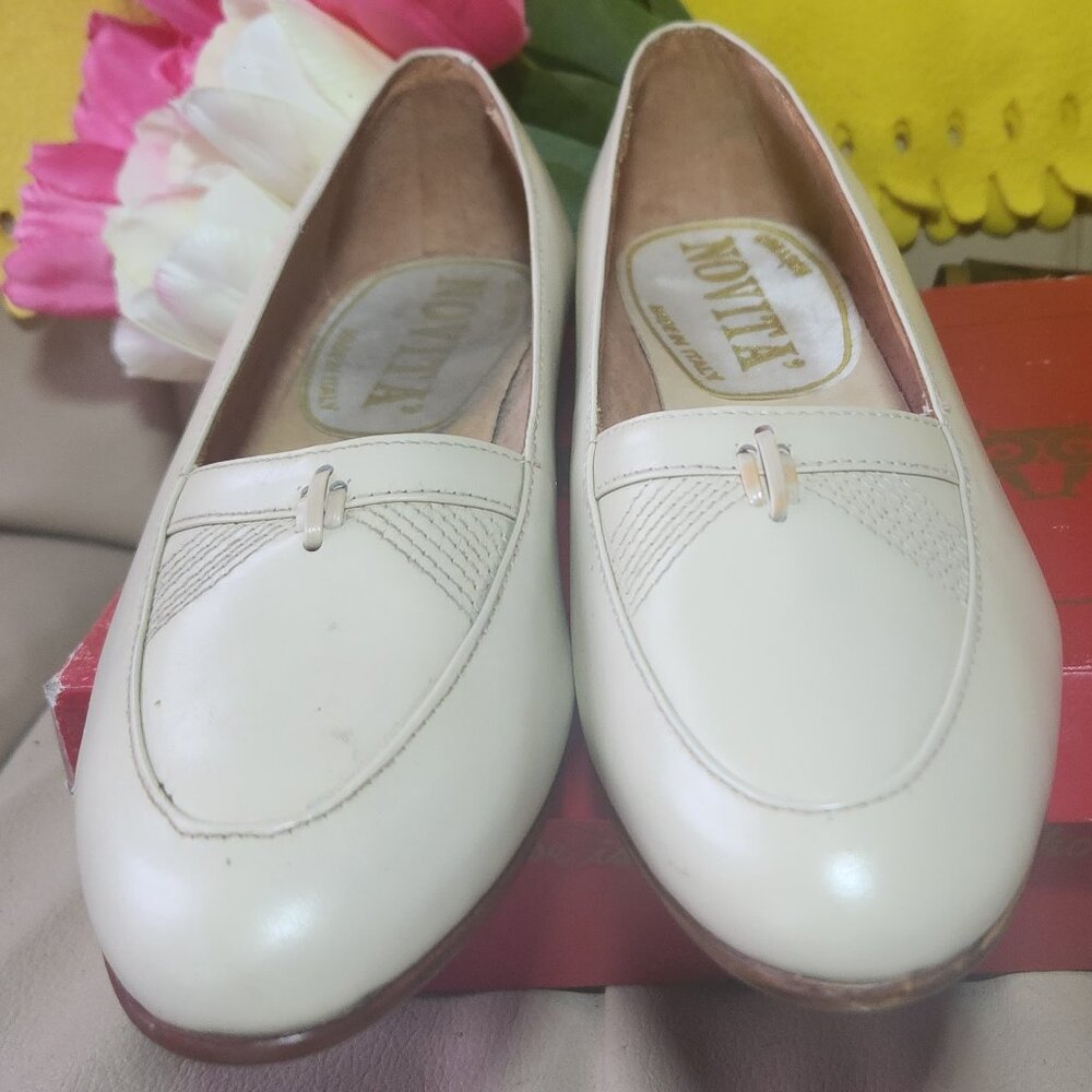 Brand New Beige Slip on 1" heel Made in Italy - Novita Sz 33